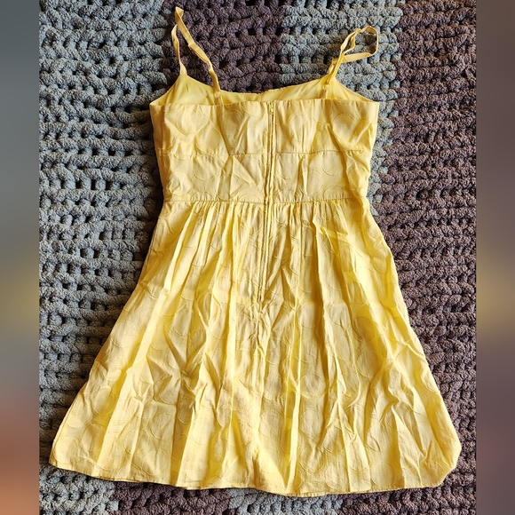 B. Smart Dress - Picture 3 of 6